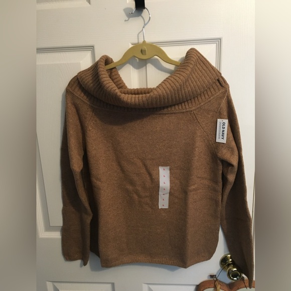 Old Navy Sweaters - Old Navy Sweater nwt size large